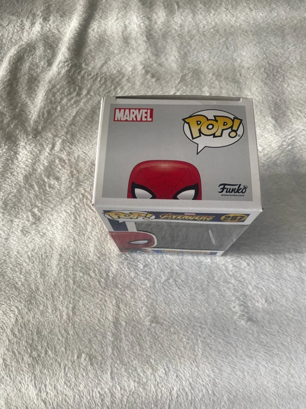 Funko Iron Spider Bobblehead - Red, Blue & Gold - Picture 3 of 6